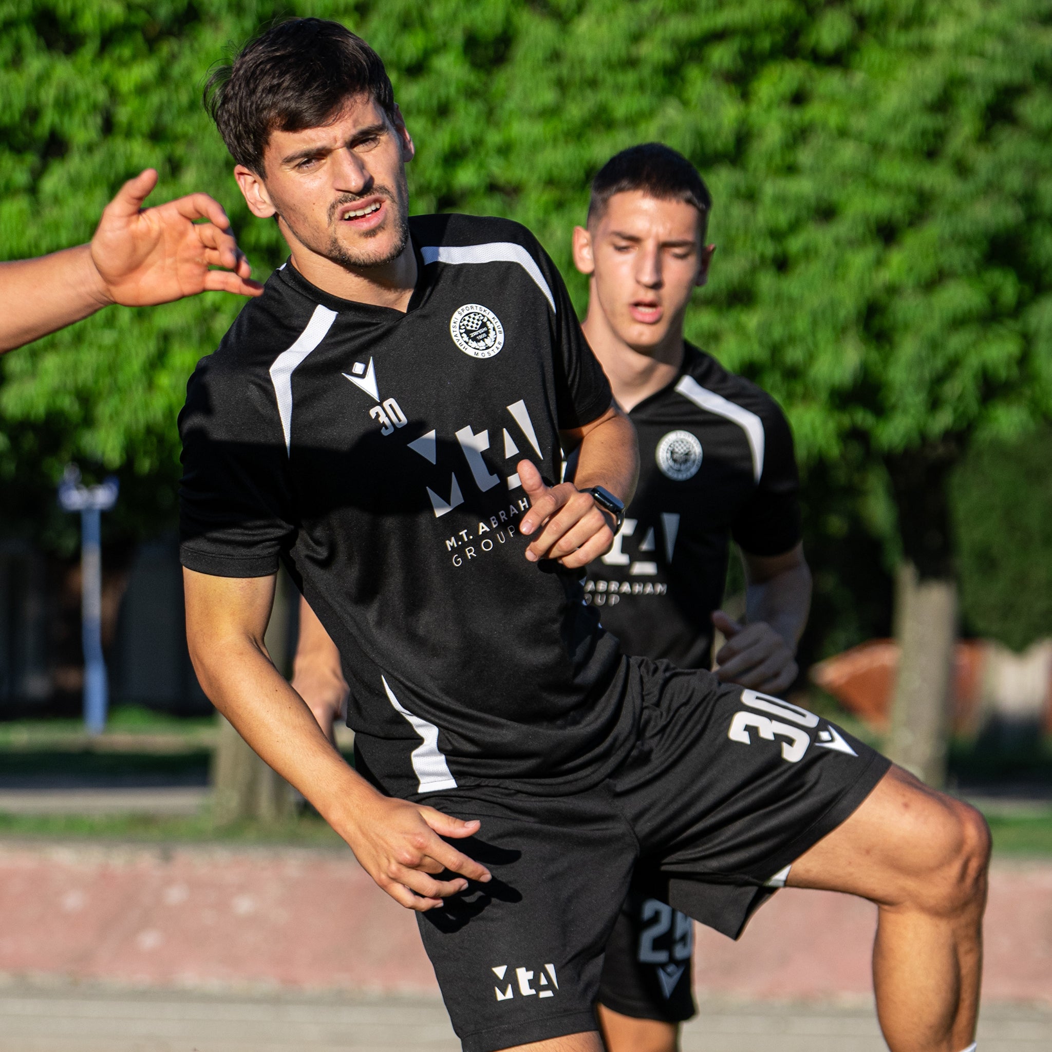 Macron Training crna